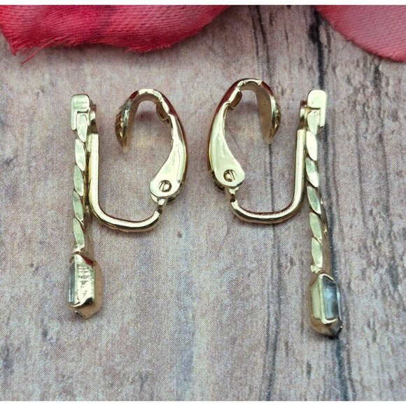 Gold Tone Drop Chain Crystal Clip On Earrings Dainty Minimalist .75" Fancy - Picture 8 of 9